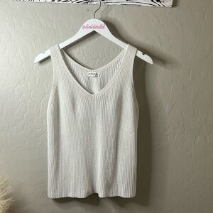 Newbury Kustom white knitted tank top crochet like fabric V-neck sleeveless L